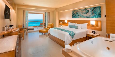 Superior Deluxe Lagoon View | Beach Palace