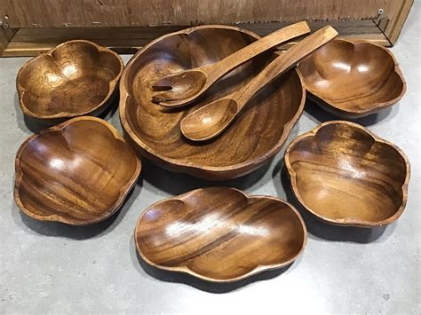 vintage salad wooden bowl set   serving bowl scalloped edge wood