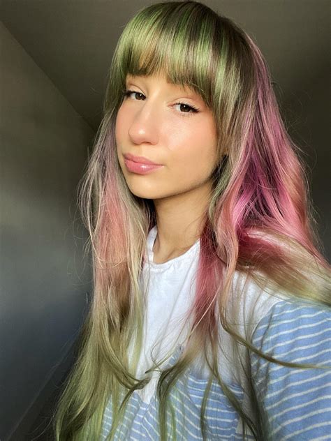 Ms5000watts makes me cum so much. I want to fuck her pretty face so bad