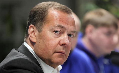 Медведев рассказал, как поступать с «антигосударственными» силами — РБК