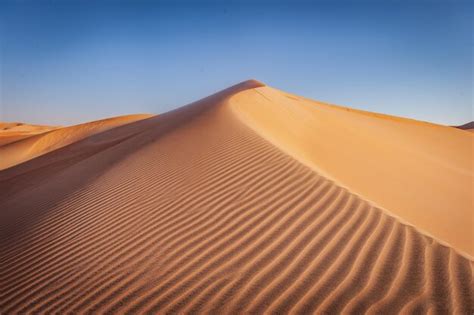 Premium Photo | Sand dunes in saudi arabia