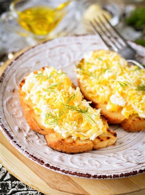 Гренки (из батона) с яйцом и чесноком на сковороде 👍🏼 - рецепт с ...