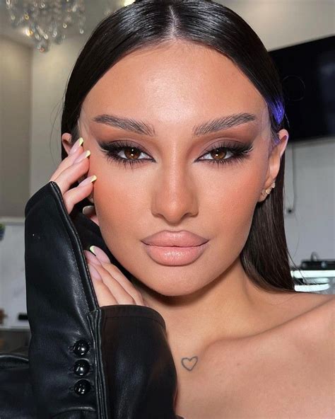 Pin by Eva on makeup aesthetic | Eye makeup, Makeup for brown eyes ...