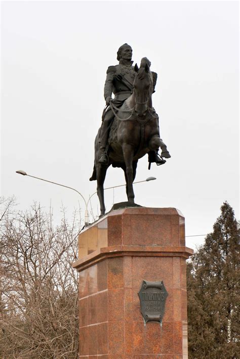 HD-фото атамана Платова в Новочеркасске верхом на коне в бронзе крупным ...