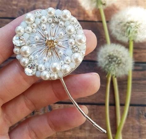 Pin by Evgenia Vasileva on Украшения из бисера | Bead jewellery, Beaded ...