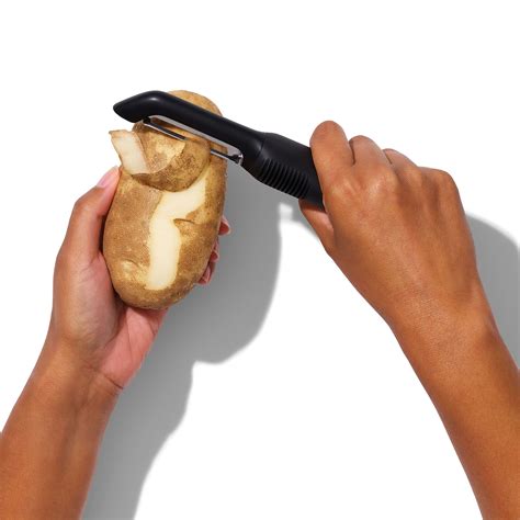 iF Design - OXO Good Grips Swivel Peeler