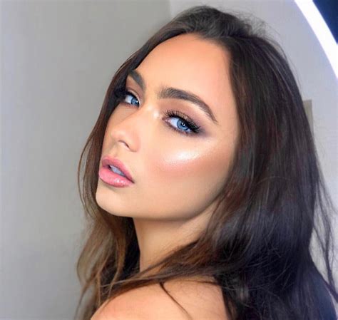 Caitlin Christine biography, 30 Photos, Age, Height, Real Name 