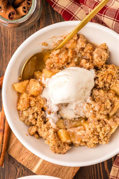 Apple Crisp with Oats - Sugar and Soul