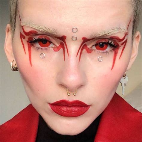 Макияж на Хеллоуин | Edgy makeup, Eye makeup art, Creative eye makeup