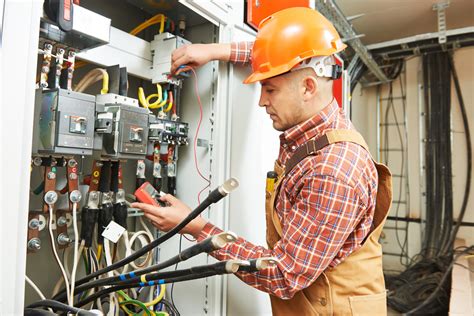 What can you expect from a job as an electrician? | CareerBuilder 