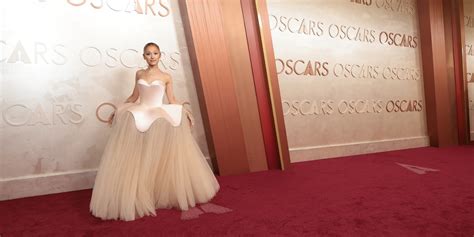The Best Fashion from the Oscars 2025 Red Carpet | ELLE Canada Magazine ...