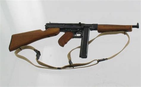 Dragon-Models.de | Thompson M1A1 Submachinegun mit beweglichen ...
