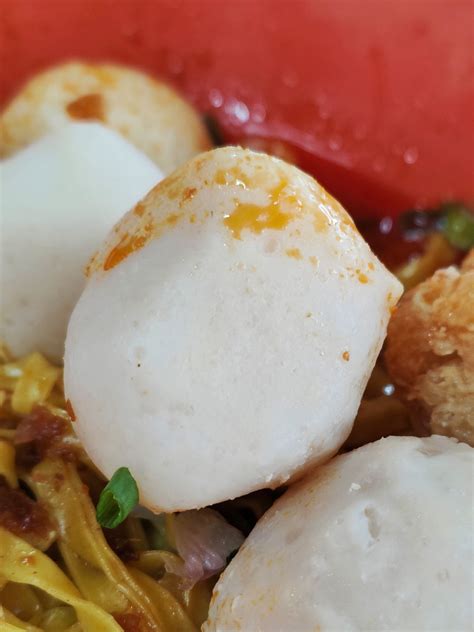 Two Fishball Noodle Stalls @ Cheng San Hawker Centre • Song Kee 松记鱼圆面