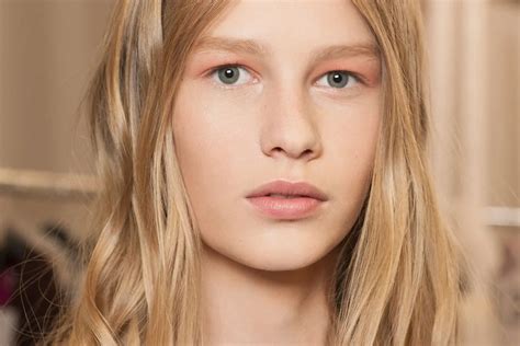 What You Need To Know About Hyaluronic Acid Serum