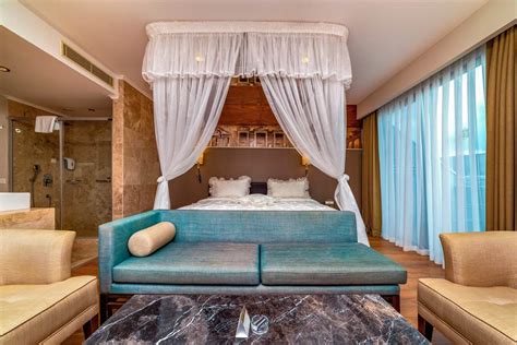Commodore Elite Suites & Spa - Side hotels | Jet2holidays
