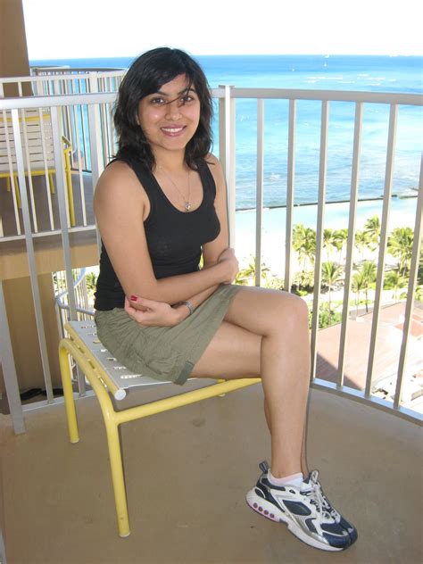 All Desi Asian Cutest Aunties: mONA AUNTy in beach