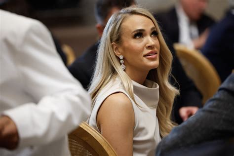 carrie underwood nude 2