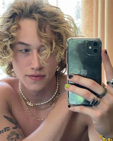 Pin on Pearls & Flowers 2021