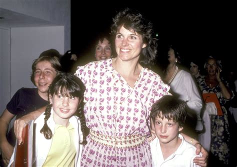 Meet ‘McMillan & Wife’ Star Susan Saint James’ Stunning Family with
