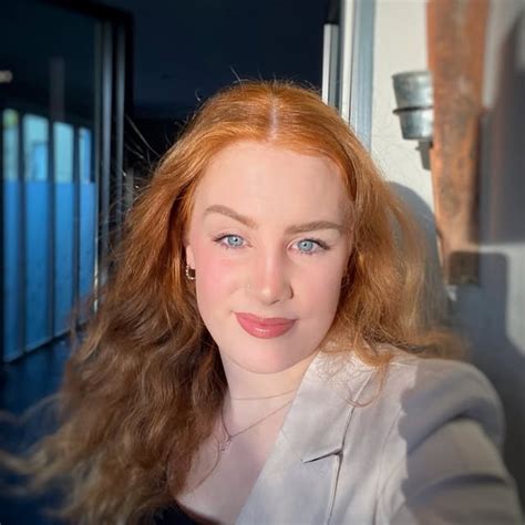 leonie atleoniedrg threads