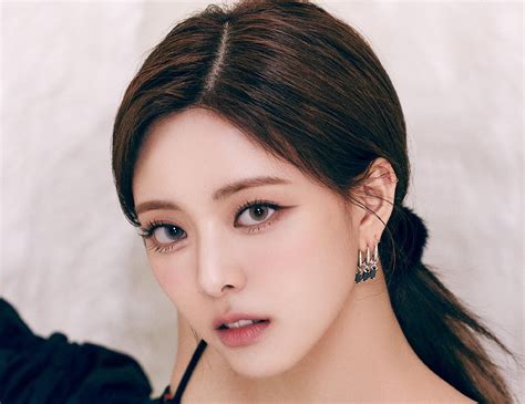 U-Go-Girl - YUNA (ITZY) - LETRAS.MUS.BR