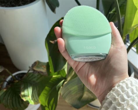 Foreo Luna 3 vs. 4: What's the Difference and How to Choose? - uBeautyLife