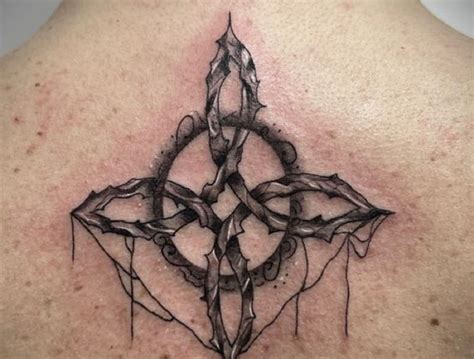 Nó De Bruxa Tatuagem - Tatuagem de nó de bruxa: significado sobre este lendário amuleto e ...