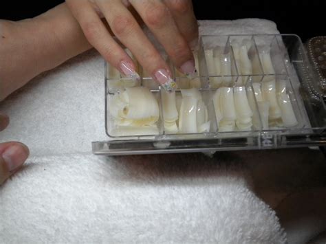 Uñas de resina de gel | El tocador de Khimma