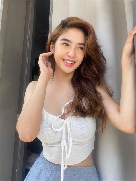 Gorgeous Filipina Page