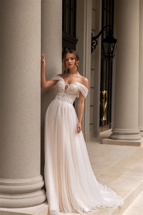 Romantic flowy wedding dresses 60 photos - Astyledwedding.com