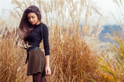 women Outdoors, Skirt Wallpapers HD / Desktop and Mobile Backgrounds