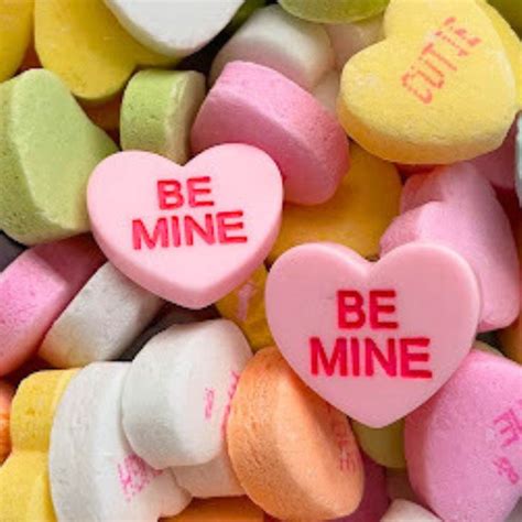 Be Mine! Candy Heart Studs for Valentine's Day | Papeis de parede