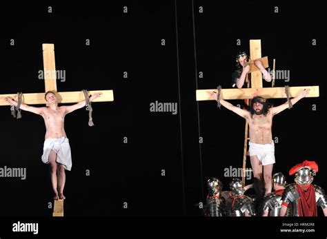 Passion play crucifixion hi-res stock photography and images - Alamy