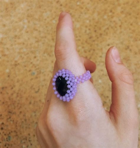 Колечко💜🖤 | Бисерные украшения, Бисер, Бисероплетение