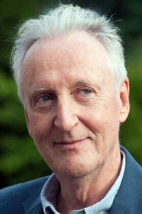 Хью Фрейзер (Hugh Fraser): фильмы, биография, семья, фильмография ...