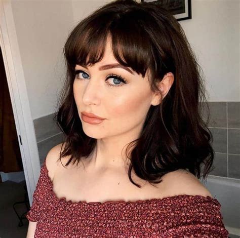 30 Best Hairstyles for Short Height Girls