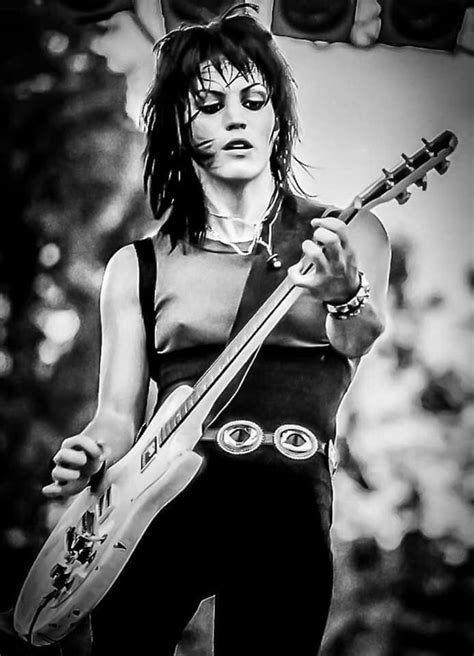 Joan Jett “I Love Rock-n-Roll” 1981 : r/OldSchoolCool