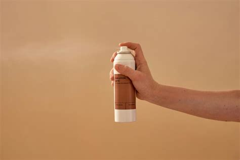 Як користуватися SPF: правила нанесення, види засобів та як вибрати