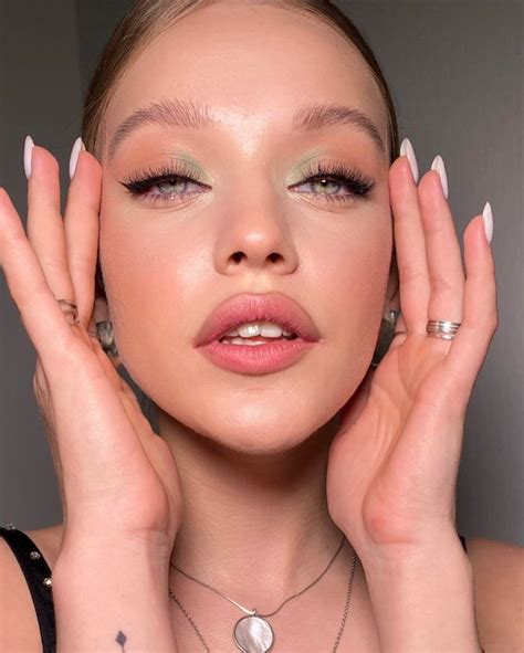 AINURA NAZAROVA | Макияж Томск on Instagram: “Мои хорошие, жду ваших ...