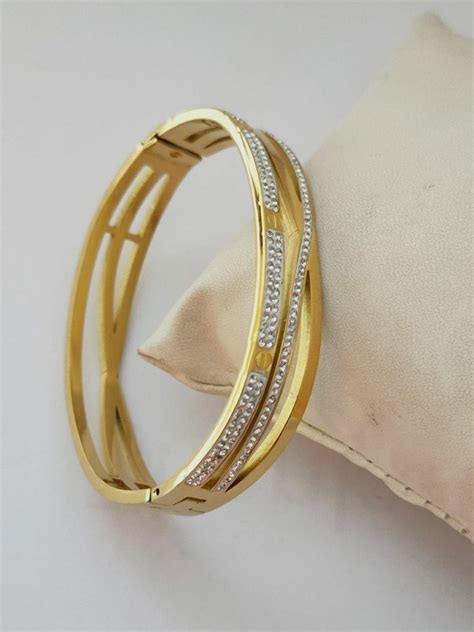 7 Popular And Stylish Gold Bracelet Designs For You