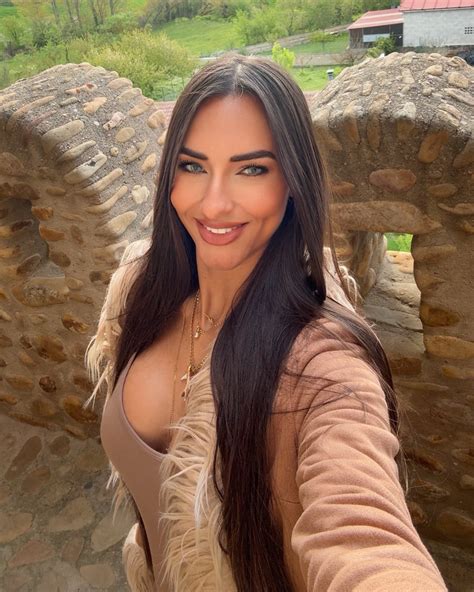 Mirta Mirta - Mirta Mirta added a new photo — at Castillo...