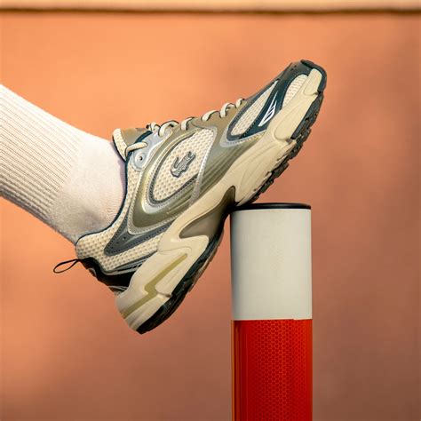 Buty do męskich spodni w kratę? Zbuduj najlepszą stylizację | StreetStyle24