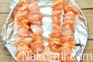Куриные шашлыки с паприкой и сушеными помидорами в духовке: рецепт с фото