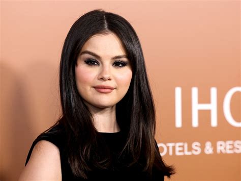 Selena Gomez's Leadership in the Entertainment Industry - bre92ng