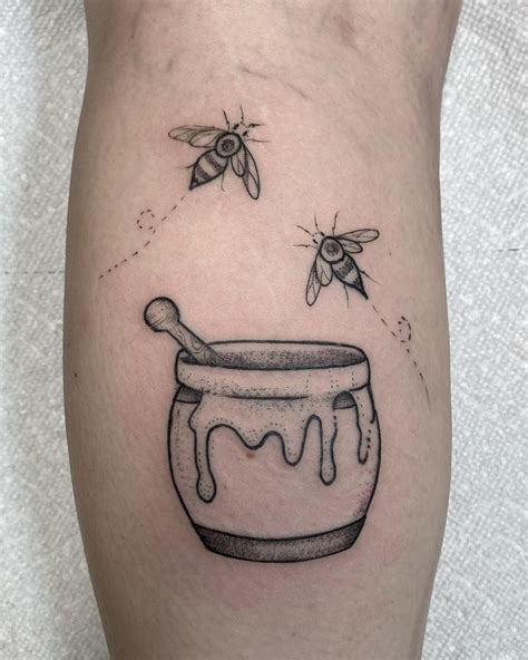 61 Ultimate Honey Bee Tattoo Designs For Best Inking - Psycho Tats