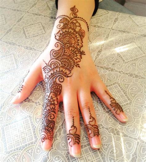 Pin on Mehndi designs
