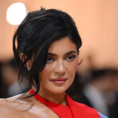 These are the top 10 youngest wealthiest women in America. Can you