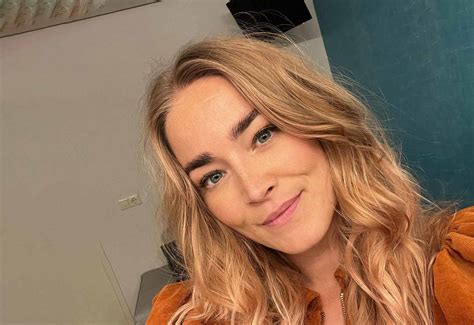 FOTO: Geraldine Kemper (33) deelt fotos in bikini vanaf een strand in 