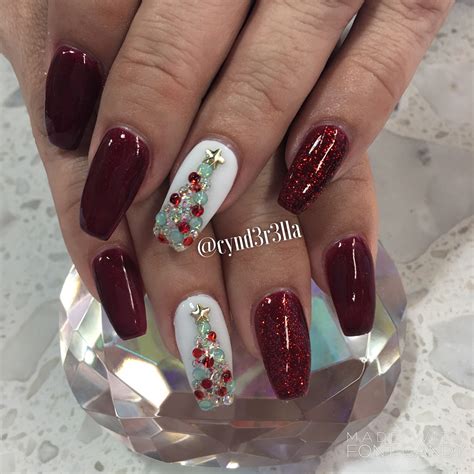 Christmas tree Bling nails | Tree nails, Christmas tree nails, Bling nails