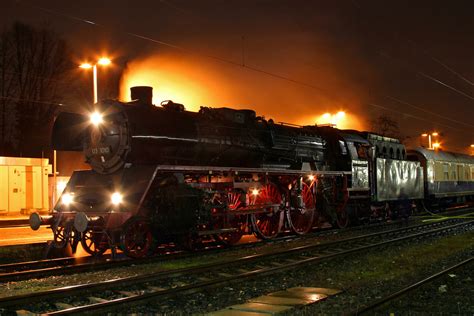 BR 03-1010 | BR 03 1010 in Königswinter in der Dunkelheit | JürgenW ...